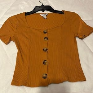 Button Top